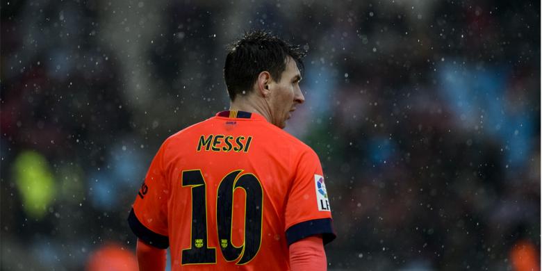 messi-dari-belakang_20141225_222645.jpg