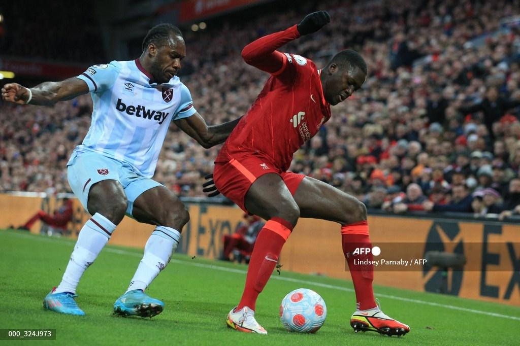 michail-antonio-kiri-bersaing-dengan-bek-liverpool-ibrahima-konate.jpg