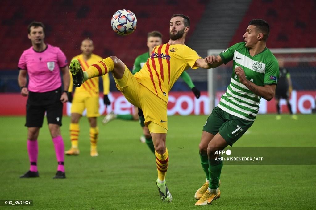 miralem-pjanic-saat-laga-ferencvaros-vs-barcelona.jpg