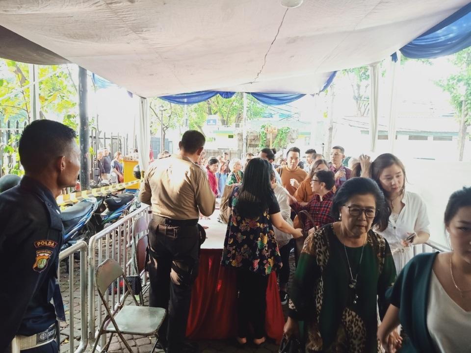 misa-malam-natal-katedral.jpg