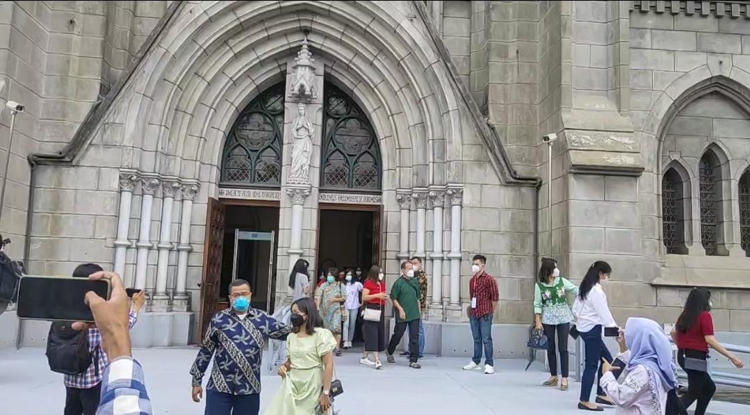 misa-natal-di-gereja-katedral-jakav.jpg