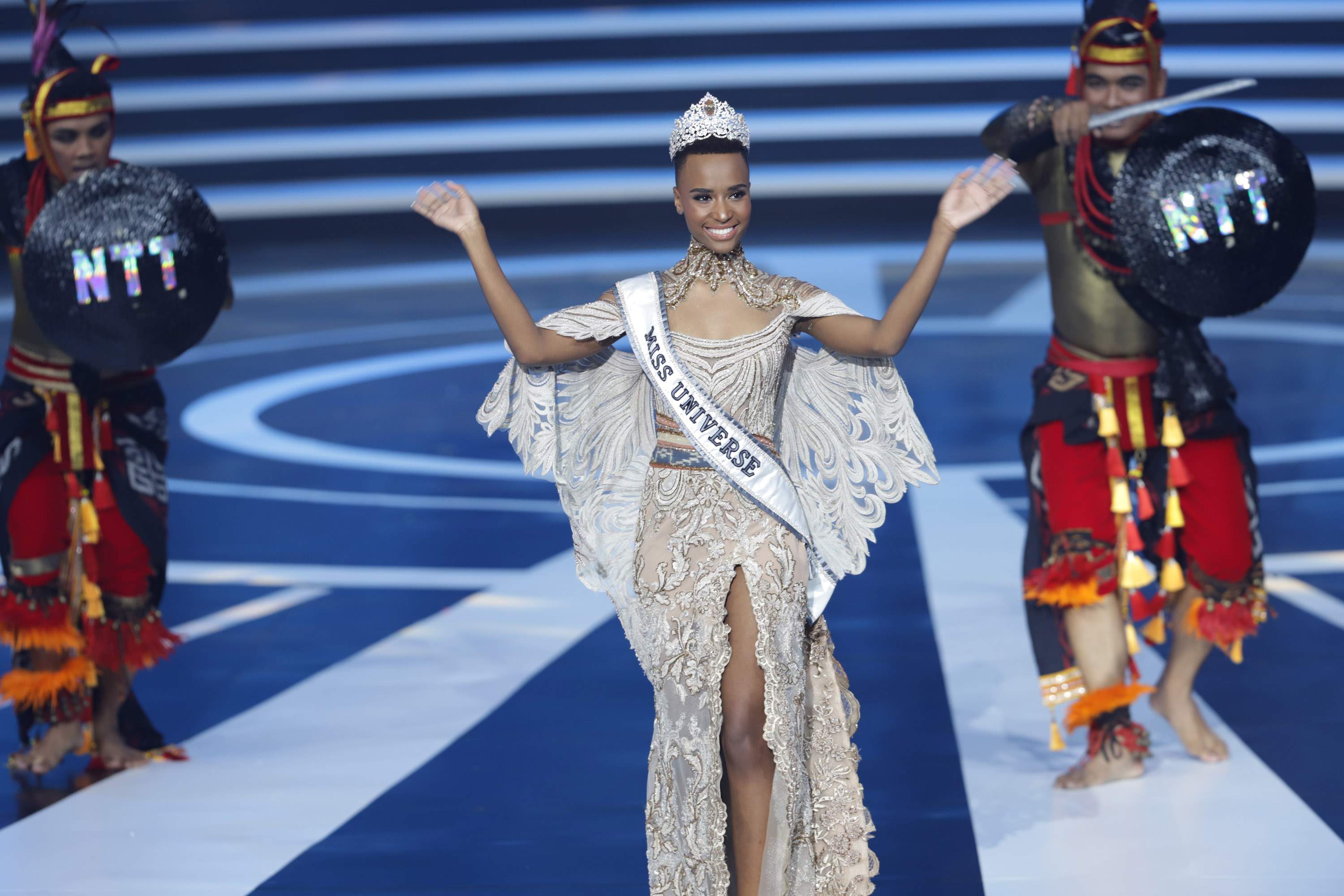 miss-universe-2019-zozibini-tunzi_20200306_213806.jpg