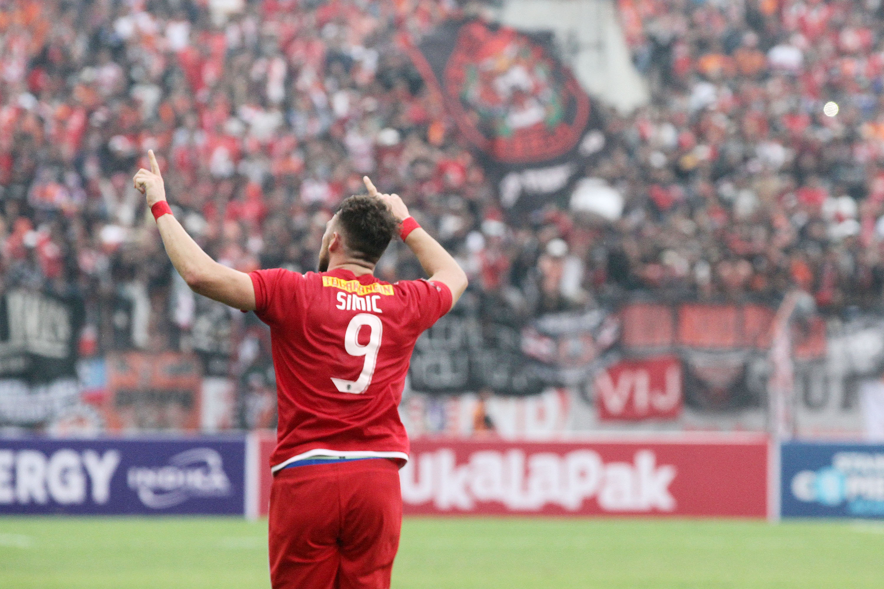 mitra-kukar-vs-persija-jakarta_20180204_195659.jpg