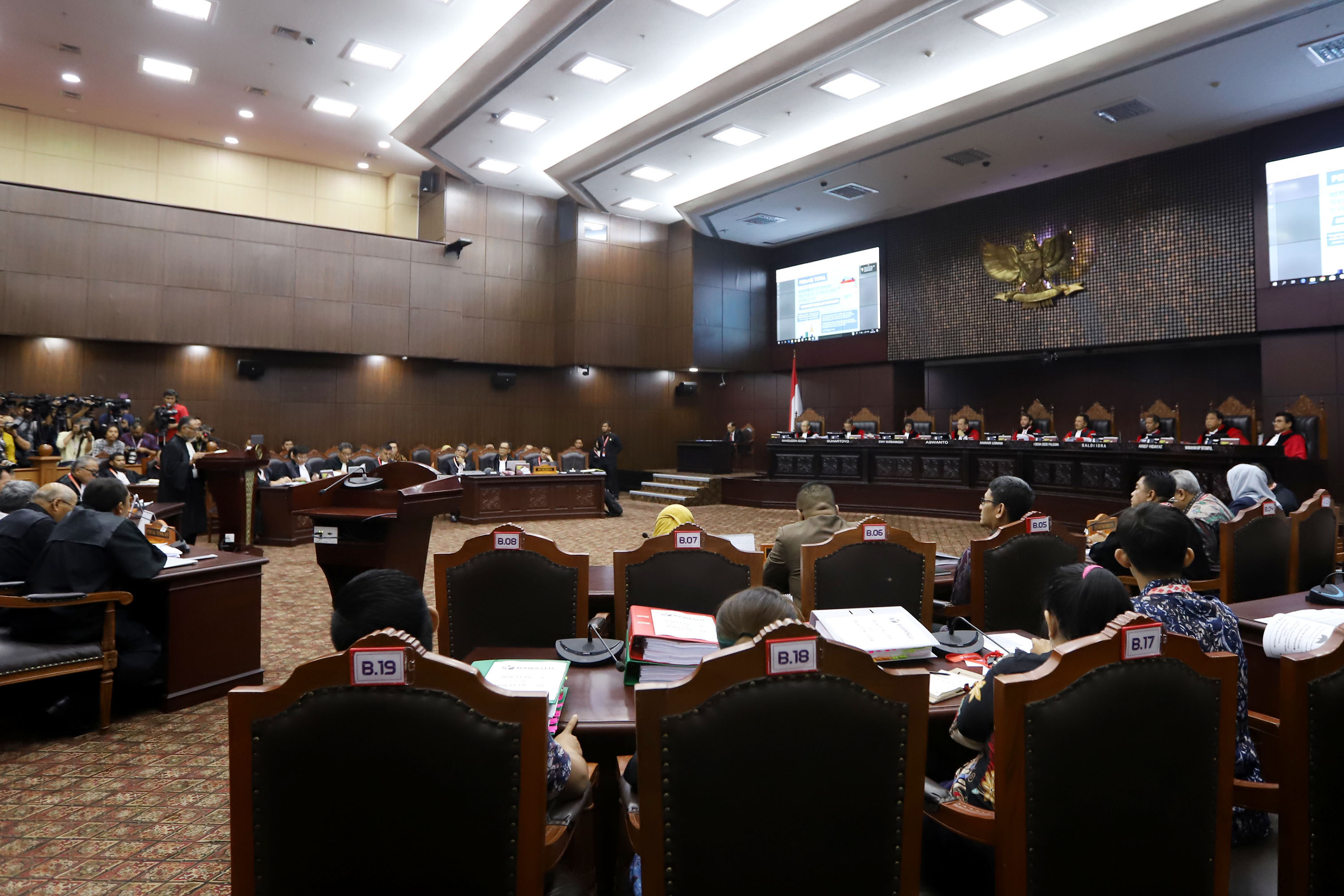 mk-gelar-sidang-perdana-sengketa-pilpres-2019_20190614_144719.jpg