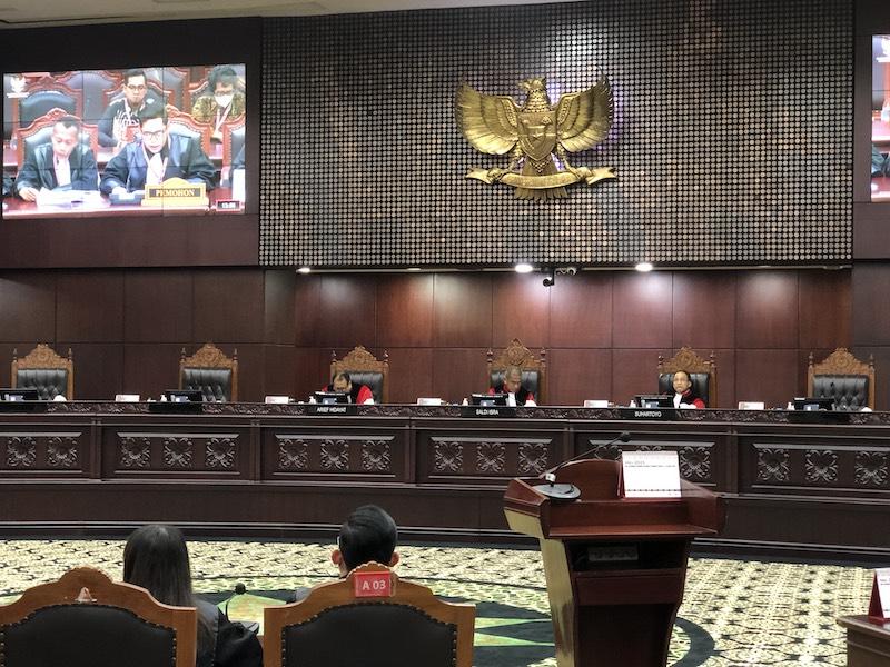 mk-menggelar-sidang-perdana-pengujian-nih5.jpg