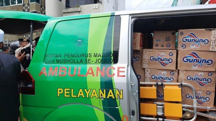 mobil-ambulans-kedapatan-angkut-pasokan-logistik-saat-aksi-1812.jpg