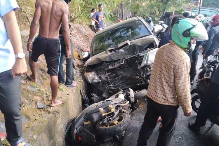 mobil-hilux-yang-dikj.jpg