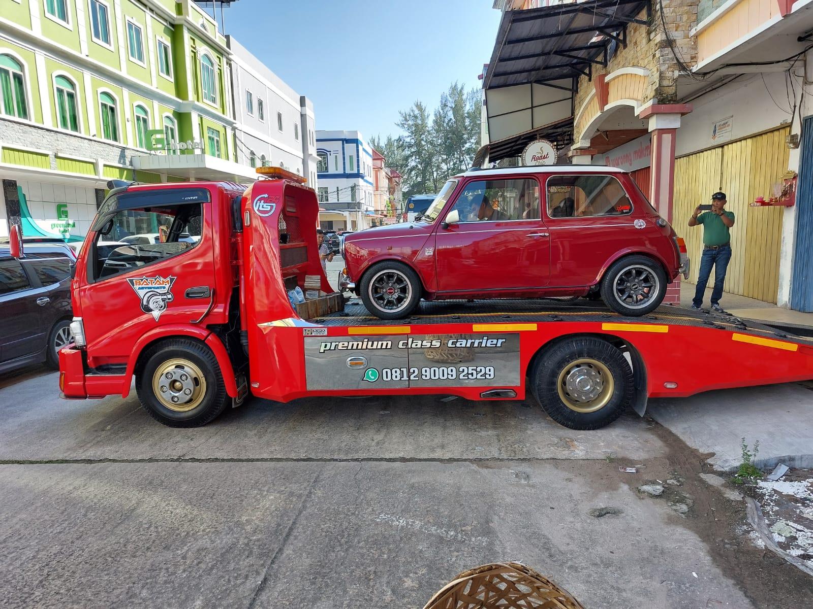 mobil-mewah-kepunyaan-mantan-pejabat-bea-cukai-andhi-pramono-disita-kpk-1.jpg
