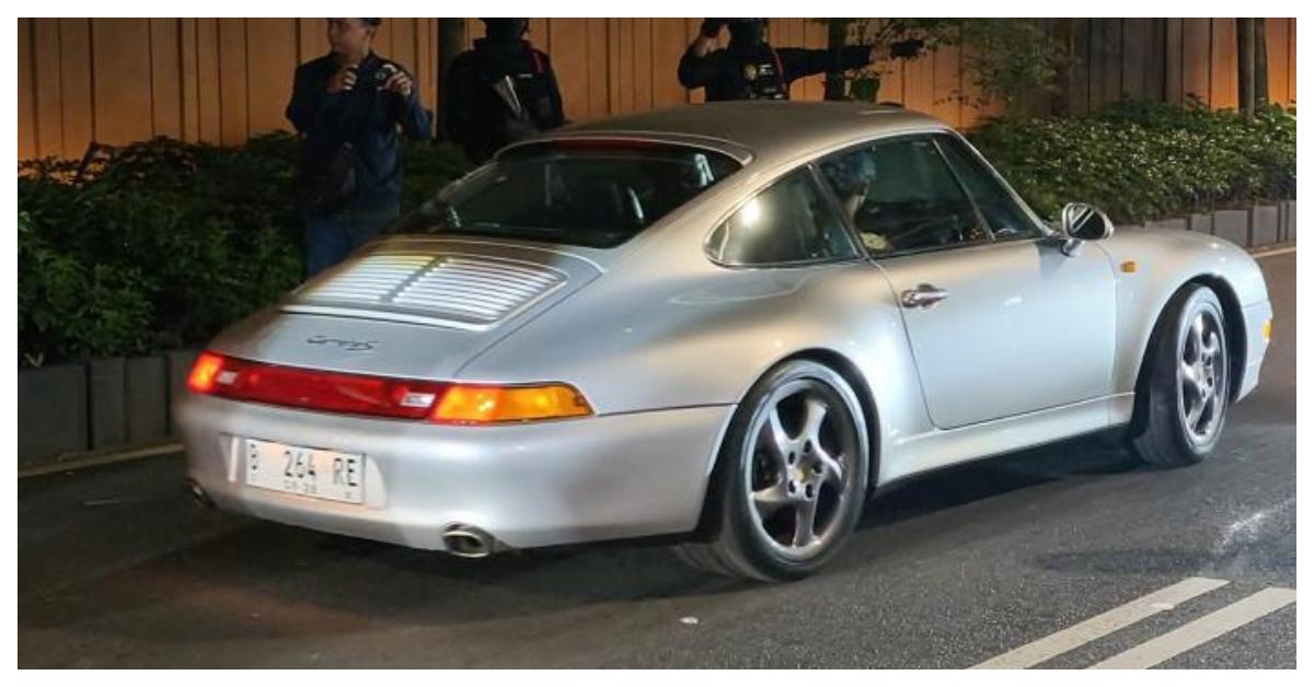 Foto-Foto Kendaraan Mewah Disita dari Rumah Silmy Karim, Ada 2 Mobil Porsche Warna Merah dan Silver