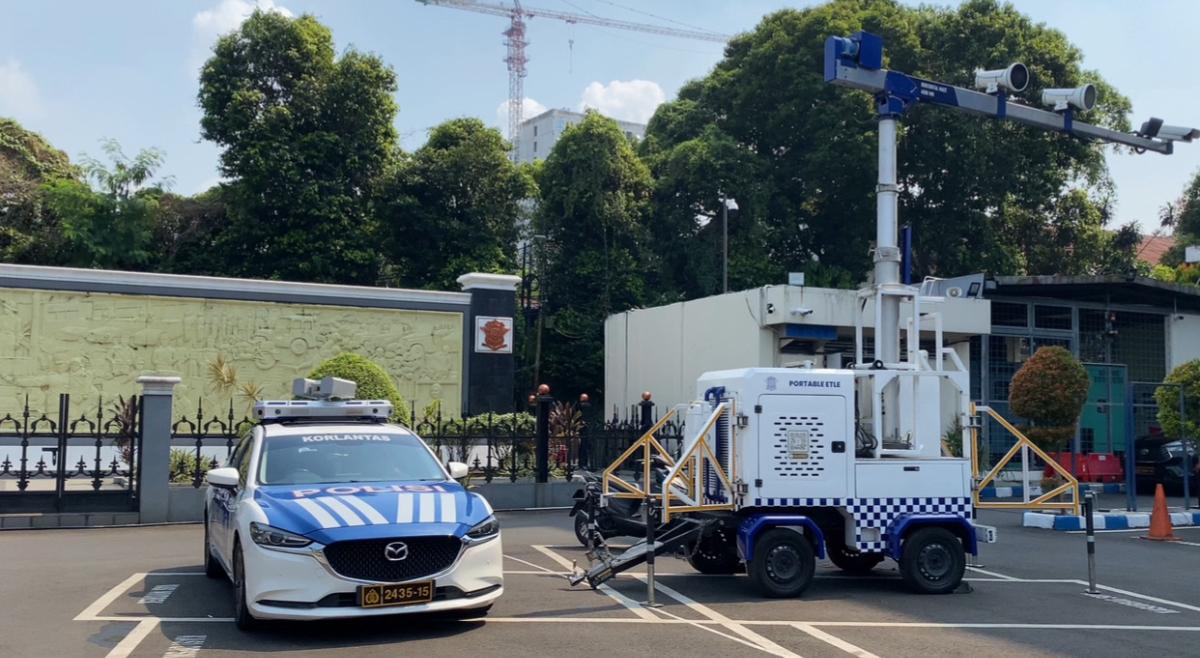 mobil-polisi-mobile.jpg