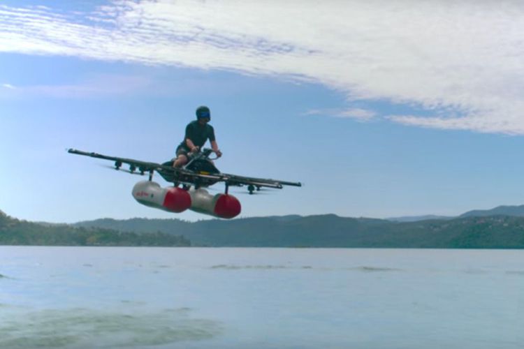 mobil-terbang-flyer-dalam-video-yang-dirilis-kitty-hawk_20170425_164519.jpg