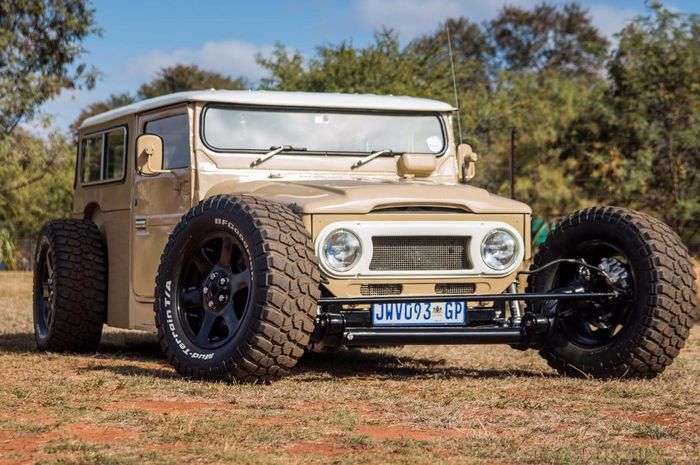 modifikasi-toyota-land-cruiser-fj40-ala-hot-rod_20180919_174017.jpg