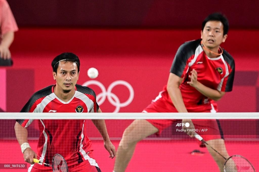 mohammad-ahsan-kiri-dari-indonesia-melihat-saat-hendra-setiawan.jpg