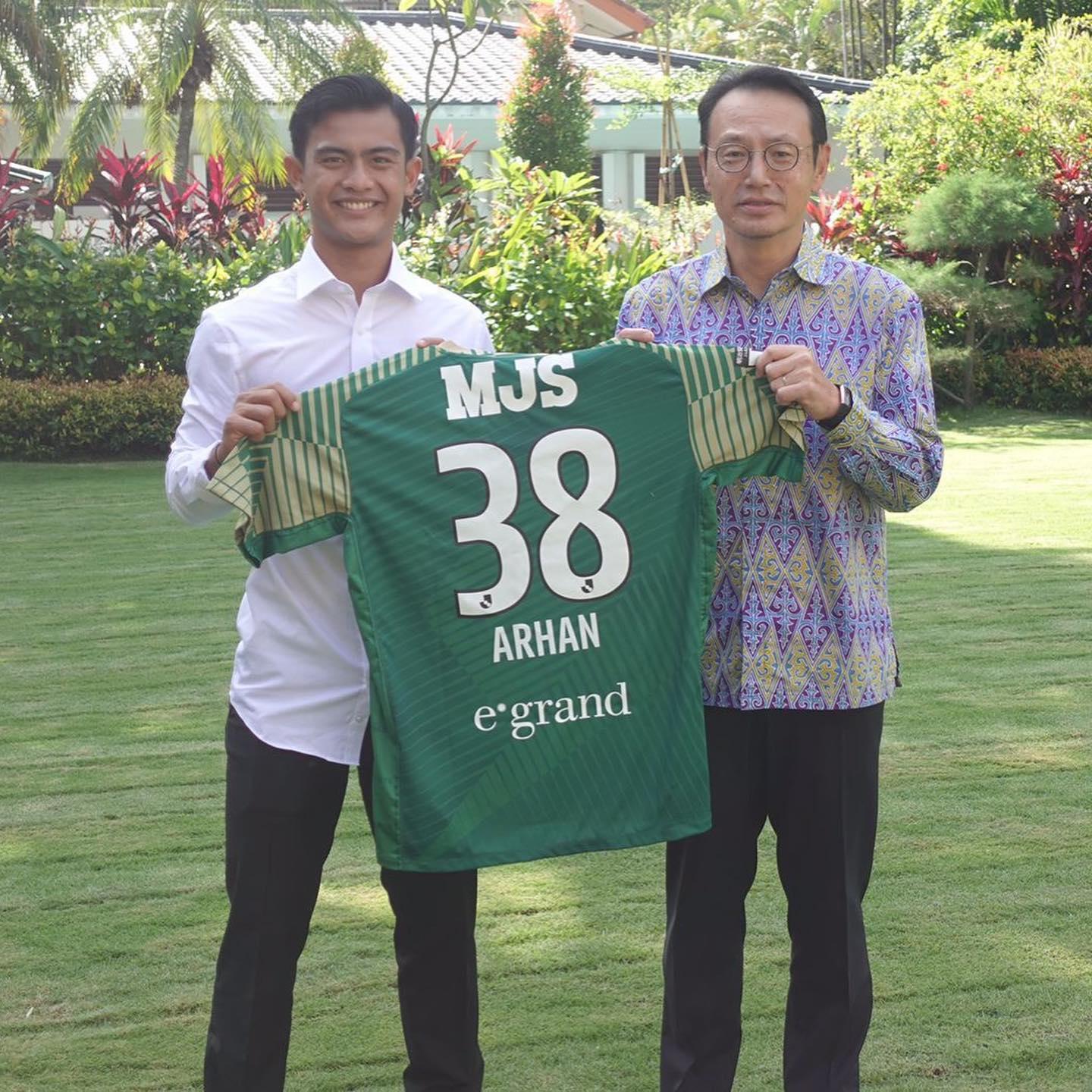 momen-pratama-arhan-mengenakan-nomor-punggung-38-di-tokyo-verdy.jpg