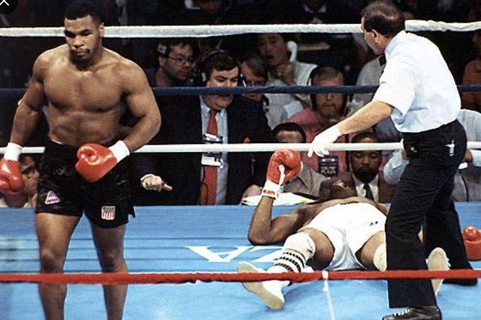 momen-saat-mike-tyson-menjatuhkan-michael-spinks.jpg