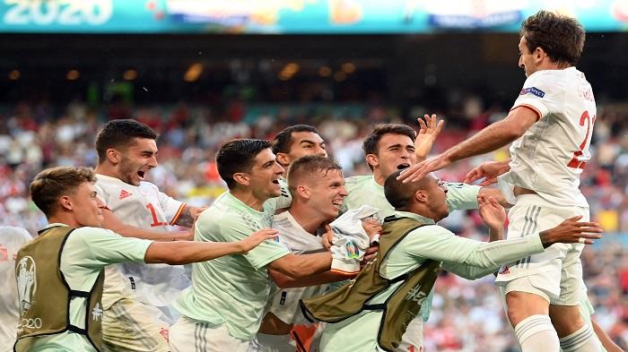 momen-suka-cita-para-pemain-spanyol-merayakan-gol-penutup-kemenangan-lawan-kroasia.jpg