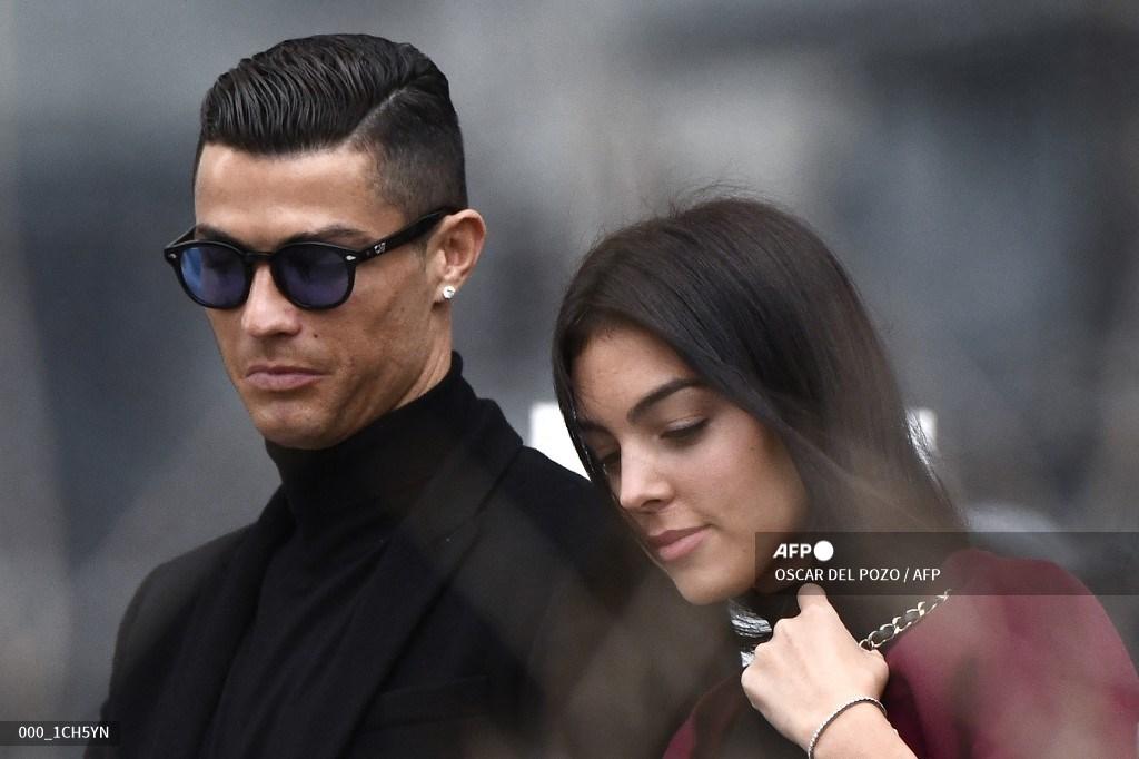 momen-terburuk-georgina-rodriguez-saat-bayi-laki-lakinya-meninggal-dunia.jpg