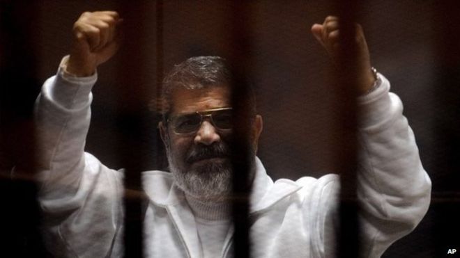 morsi-mantan-presiden_20150517_102516.jpg
