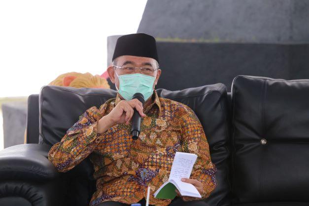 muhadjir-effendy-di-sofa-hitam.jpg