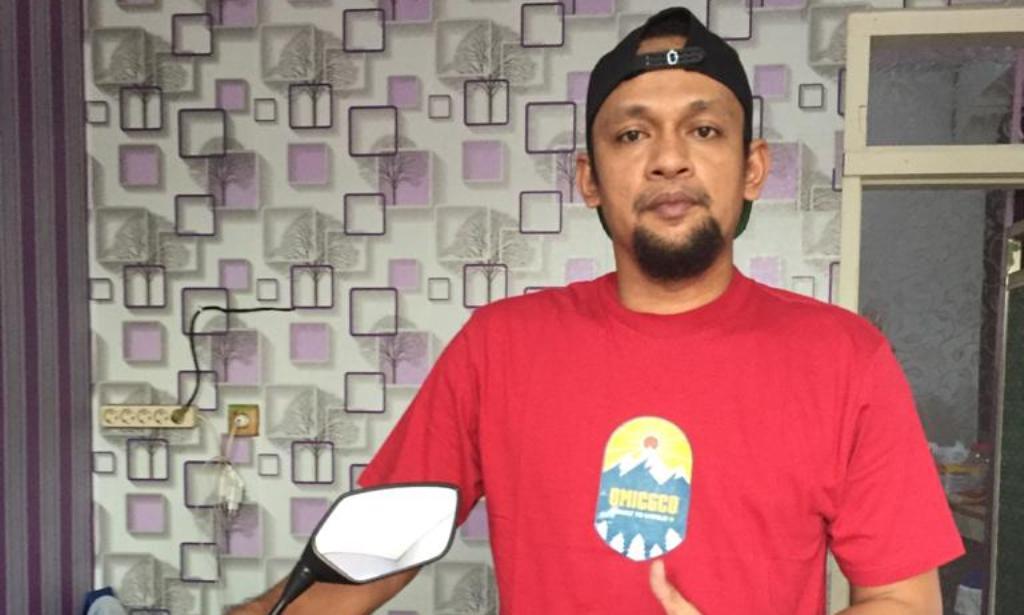 mukti-ali-raja-tak-sabar-praktekkan-ilmunya-ke-kiper-persita-di-lapangan.jpg