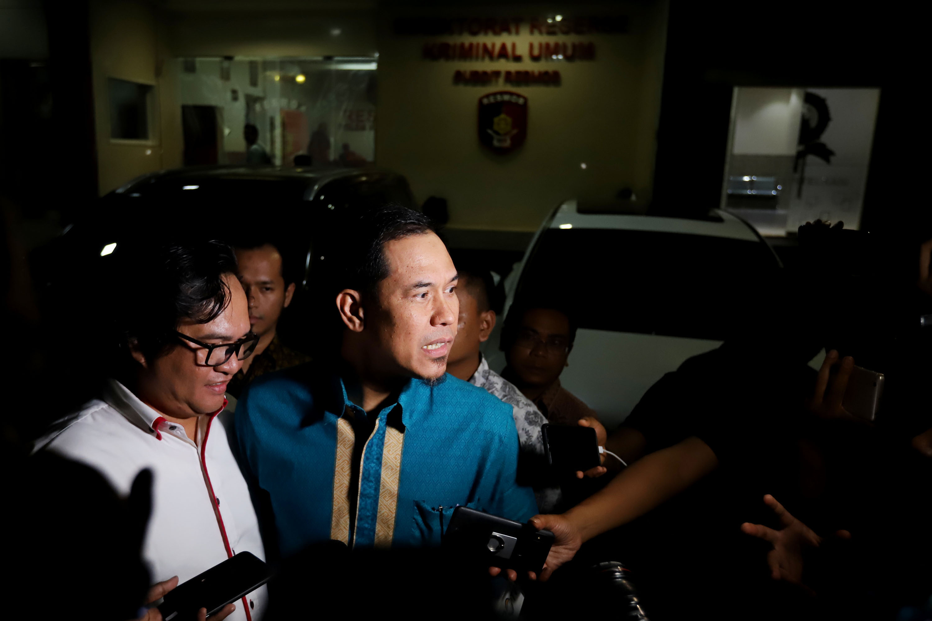 munarman-diperiksa-terkait-kasus-penganiayaan-ninoy-karundeng_20191010_043839.jpg