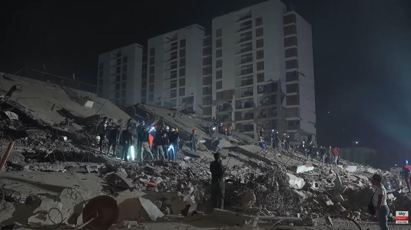 GEMPA DI VENEZUELA - Tangkap layar YouTube Sky News 28 Juni 2026, memperlihatkan tim penyelamat mencari korban gempa di bawah reruntuhan. Hingga kini gempa menewaskan 1.450 orang, sementara ribuan lainnya masih dinyatakan hilang.