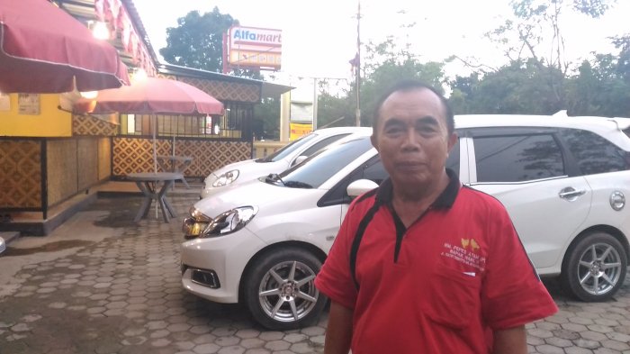 nana-ruspitang-pemilik-warung-makan-pepes-ayam-pu_20171117_213607.jpg