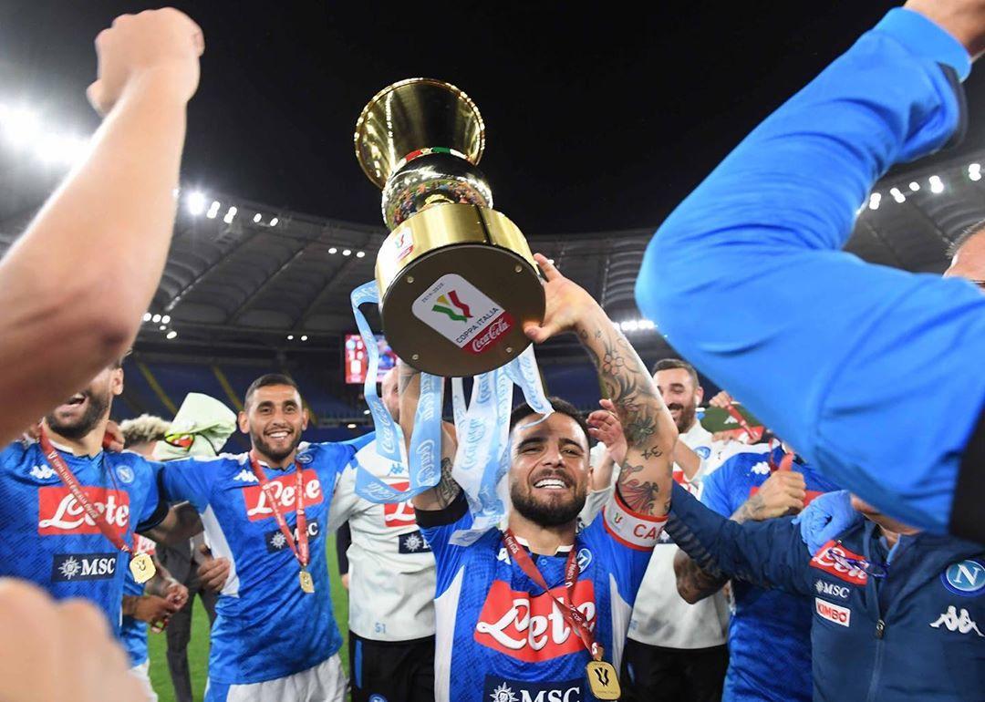 napoli-melakukan-selebrasi-eprayaan-gelar-coppa-italia.jpg