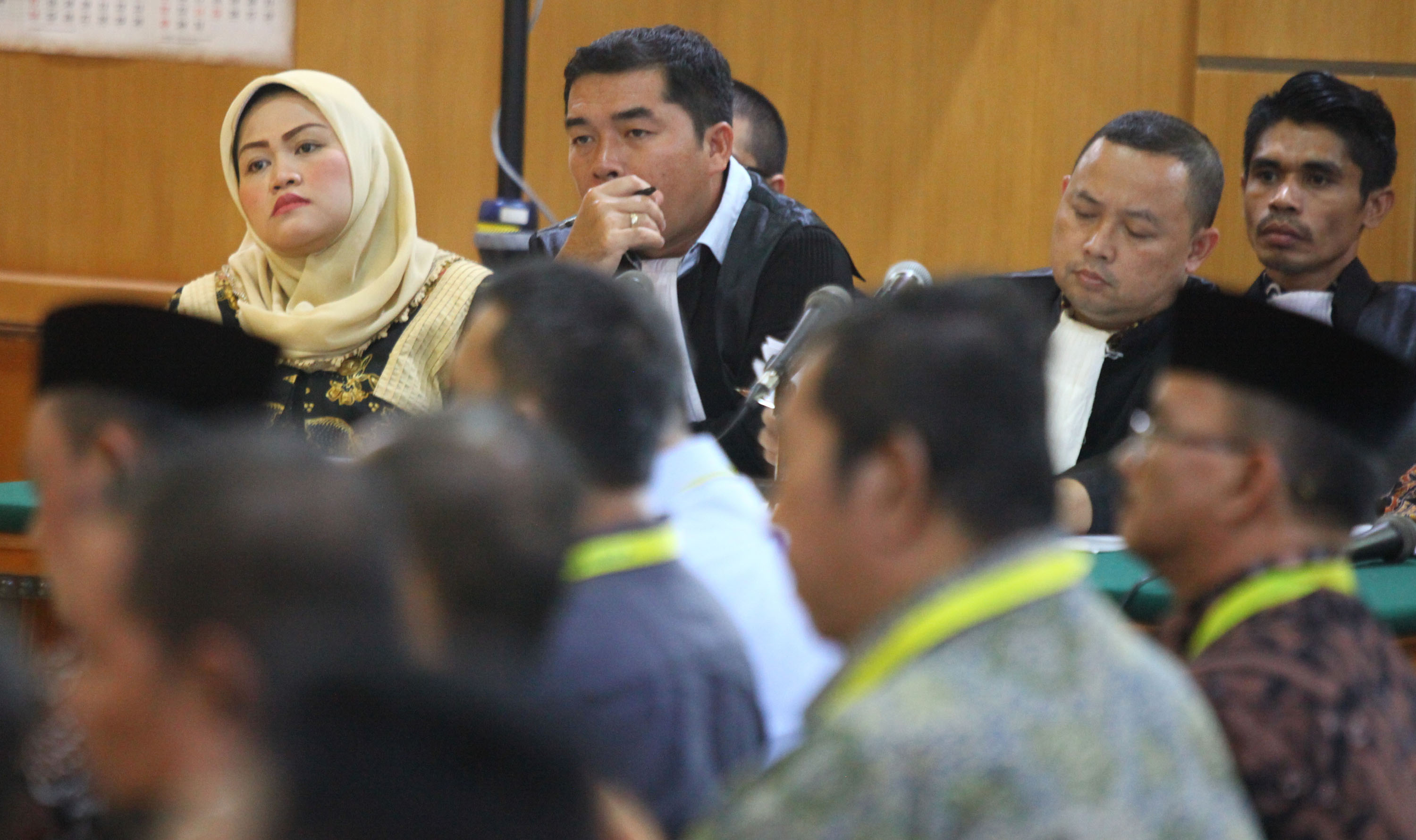 neneng-hasanah-yasin-sidang-meikarta_20190401_202446.jpg