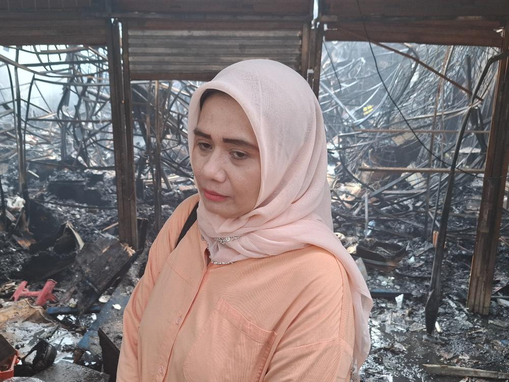 Kios Dagangan Audio Mobil di Taman Puring Ludes Terbakar, Neni Harus Mulai dari Nol Lagi
