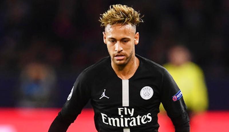 Dilempar Suporter Lawan, Neymar Langsung Cetak Gol Keren