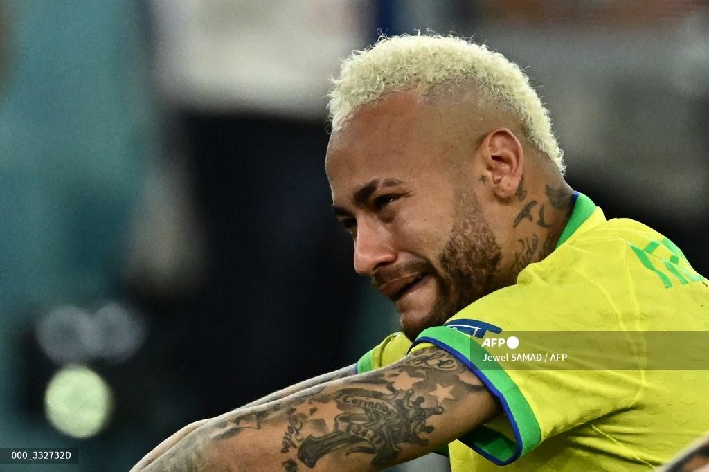 neymar-menangis-setelah-gagal-loloskan-brasil-ke-semifinal-piala-dunia-2022.jpg