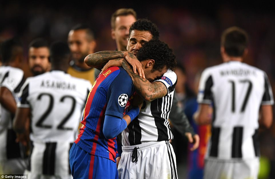 neymar-nangis-daniel-alves_20170420_072118.jpg