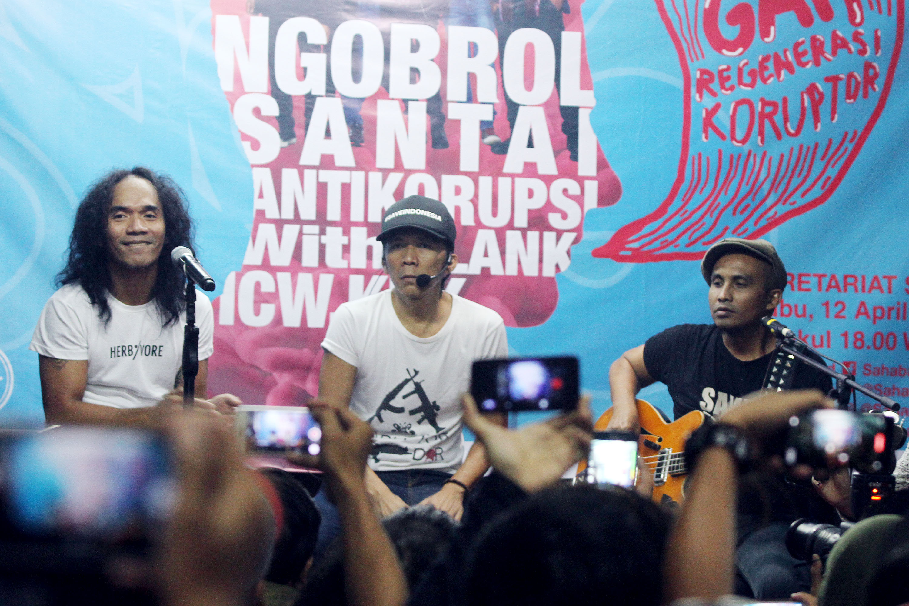 ngobrol-santai-anti-korupsi-bareng-slank_20170413_191608.jpg