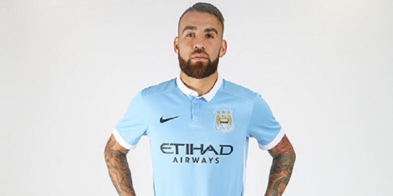 nicolas-otamendi-baju-manchester-city_20150821_020633.jpg