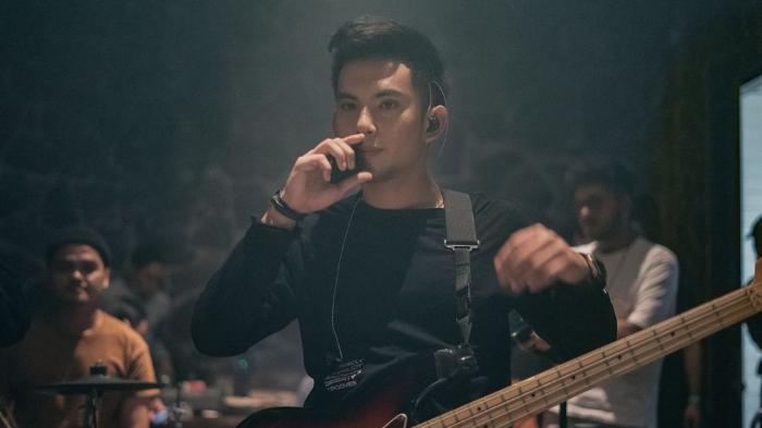 niko-al-hakim-tengah-memainkan-keyboard.jpg