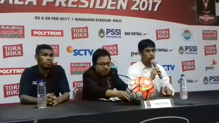 nil-maizar-apresiasi-kerja-keras-pemain-semen-padang_20170227_130547.jpg