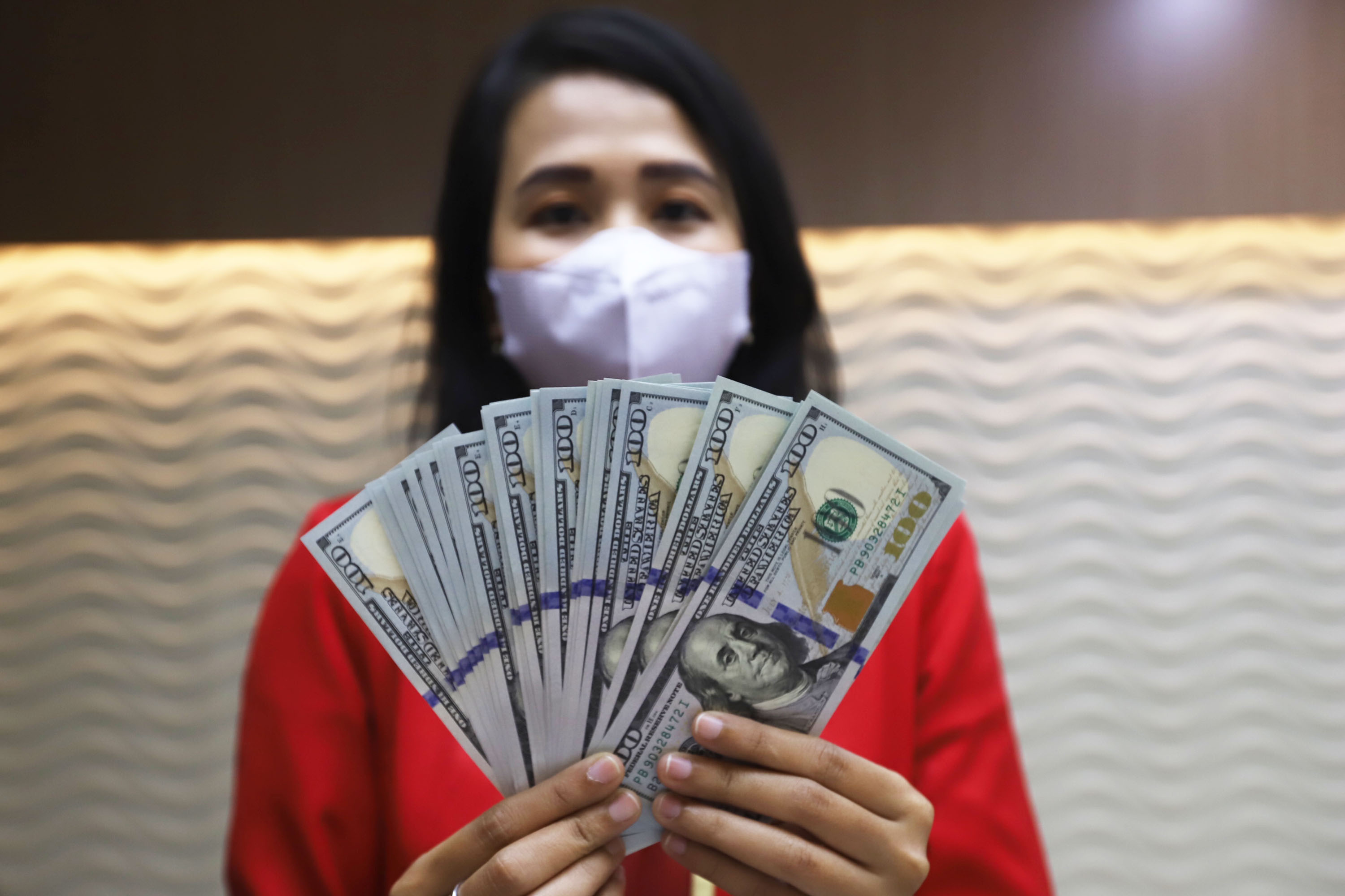 nilai-tukar-dollar-terhadap-rupiah-kembali-menguat_20220929_210730.jpg