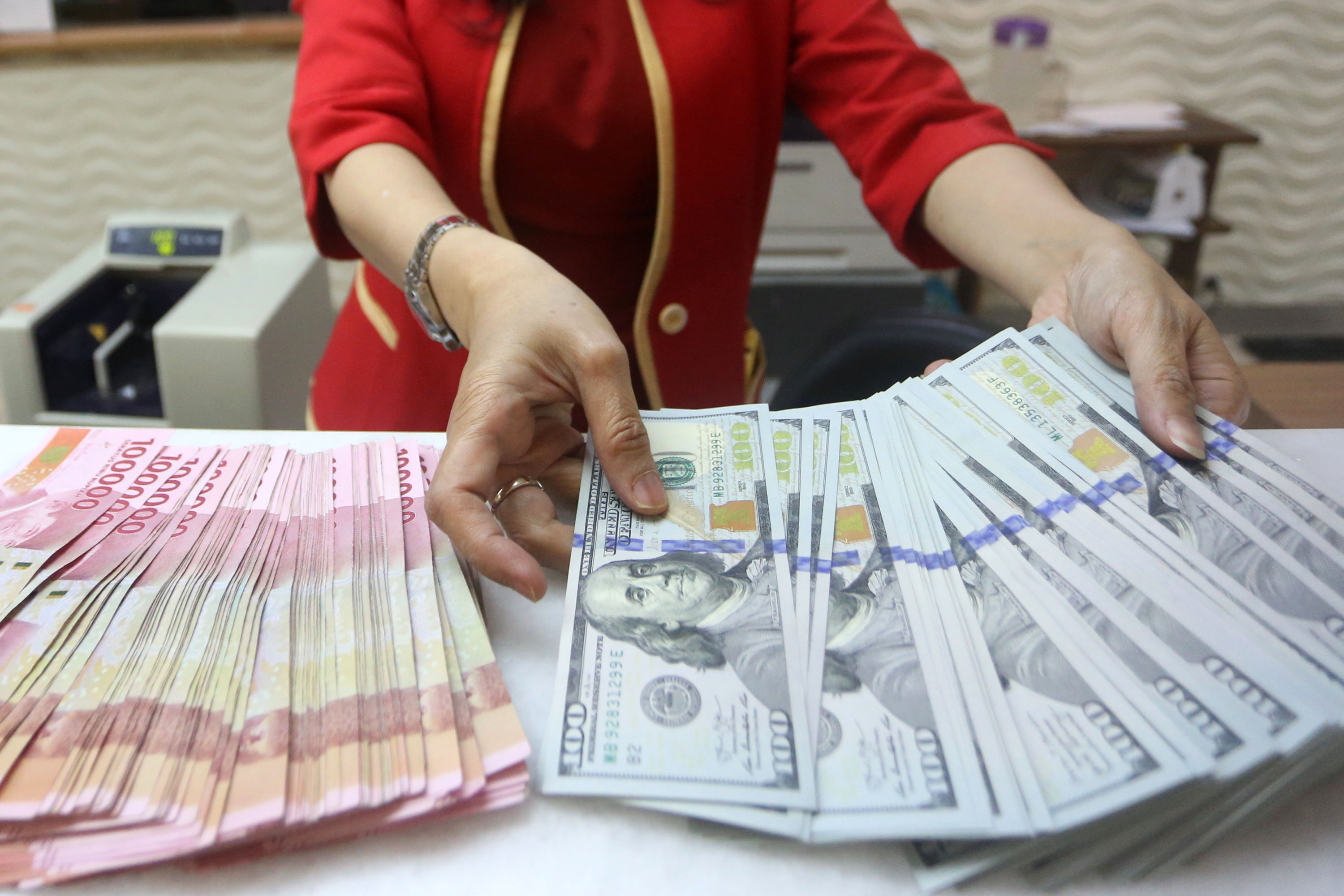 nilai-tukar-rupiah-melemah_20240124_212242.jpg
