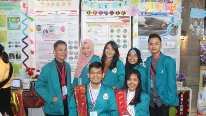 novia-siagian-depan-kanan-bersama-rekan-rekannya-saat-mengikuti-a_20180924_193903.jpg