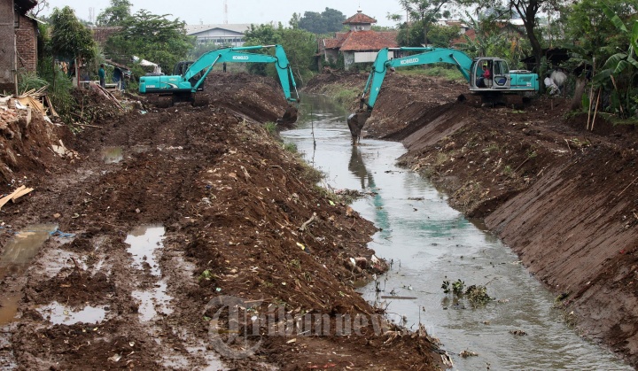 npormalisasi-sungai-citarum_20180307_134403.jpg