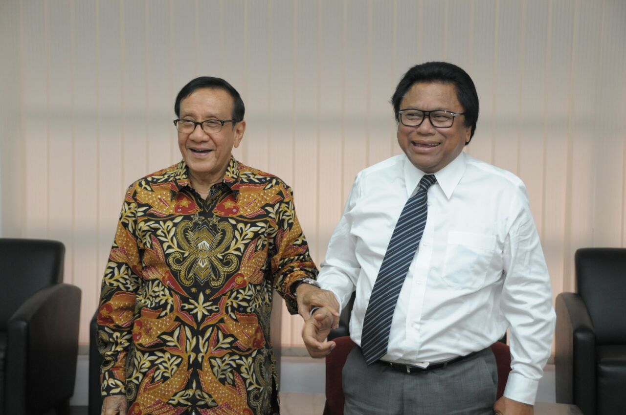 oesman-sapta-dan-akbar-tandjung_20160503_184331.jpg