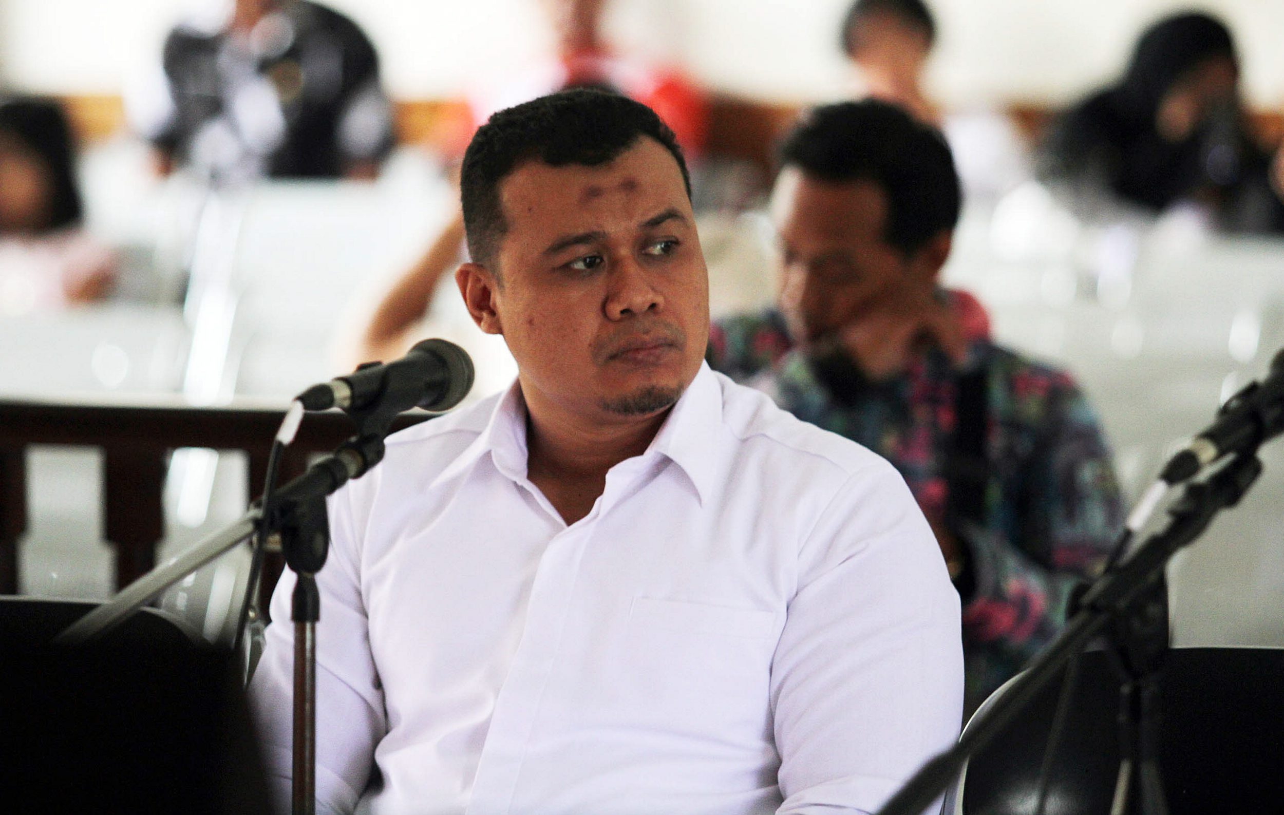 ojang-sohandi-dituntut-9-tahun-penjara_20161221_114018.jpg