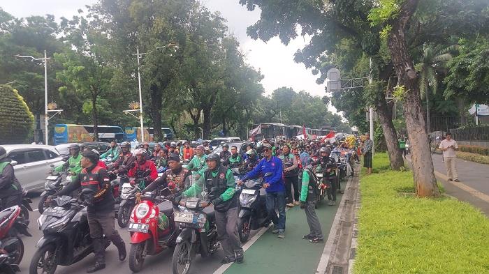 ojol-long-march-dorong-motorrrrr.jpg