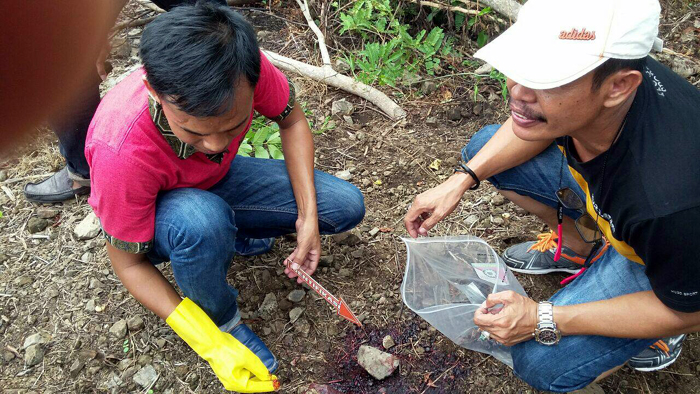 olah-tkp-kasus-pembunuhan_20161114_072221.jpg