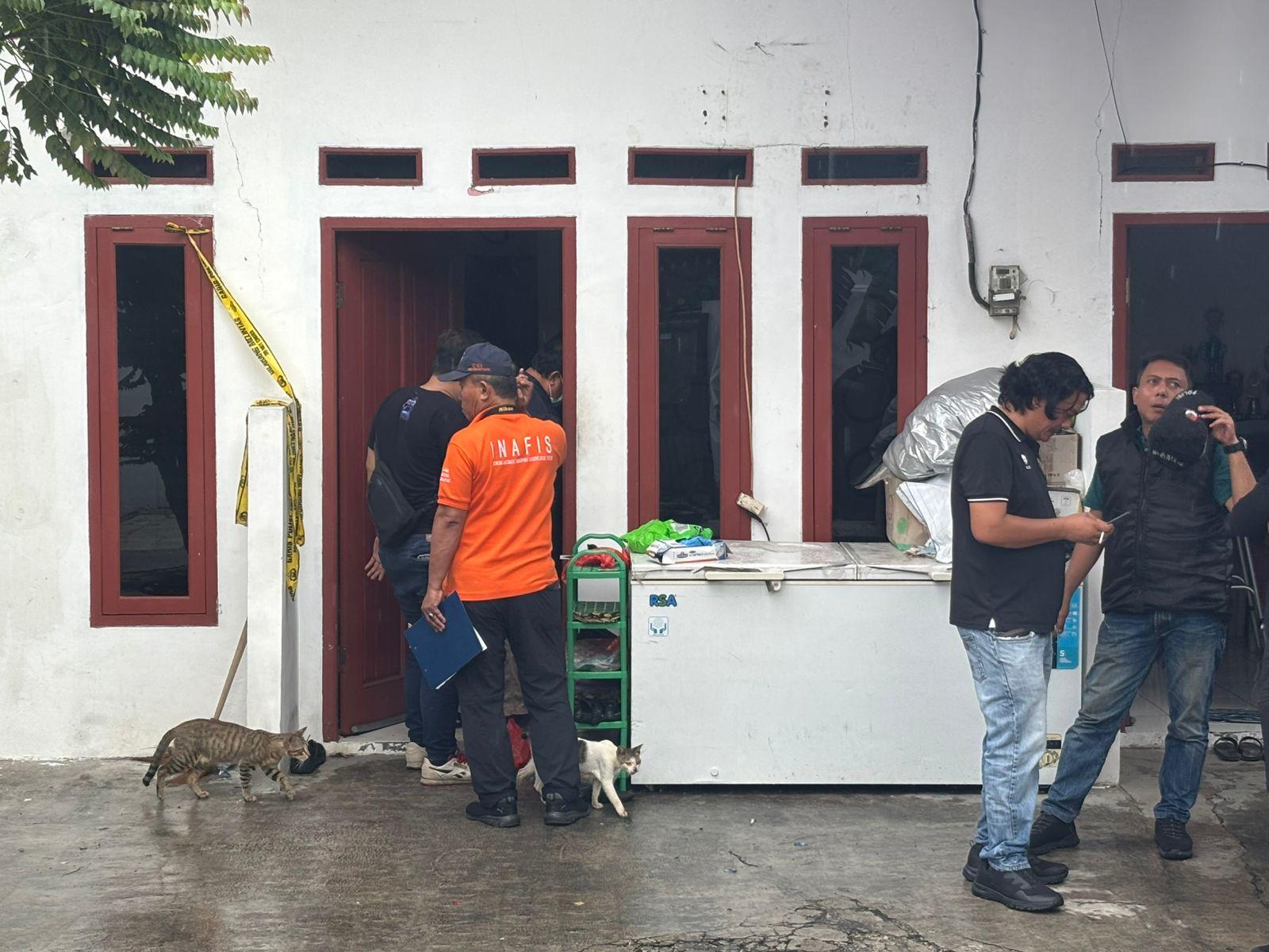 olah-tkp-satu-keluar-tewas-di-warakas.jpg