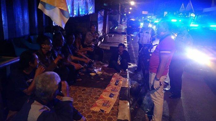 olisi-mendatangi-warga-yang-masih-berkerumun-di-sejumlah-titik.jpg