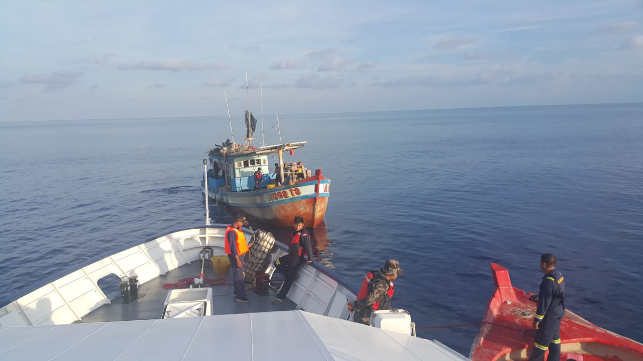 operasi-bakamla-tangkap-dua-kapal-vietnam-tanpa-dokumen_20180521_212228.jpg