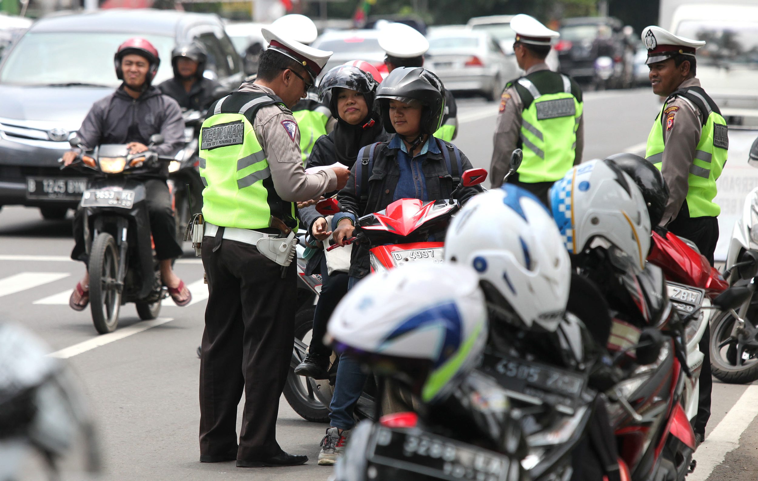 operasi-terpadu-tertib-kendaraan-bermotor_20161019_160805.jpg