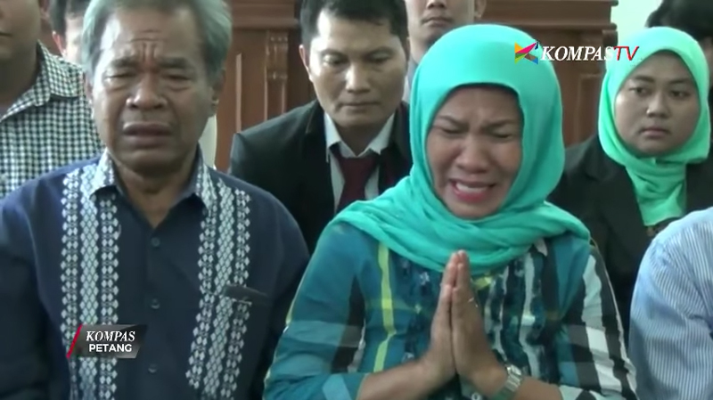 orang-tua-pelaku-teror-medan-minta-maaf_20160903_052725.jpg